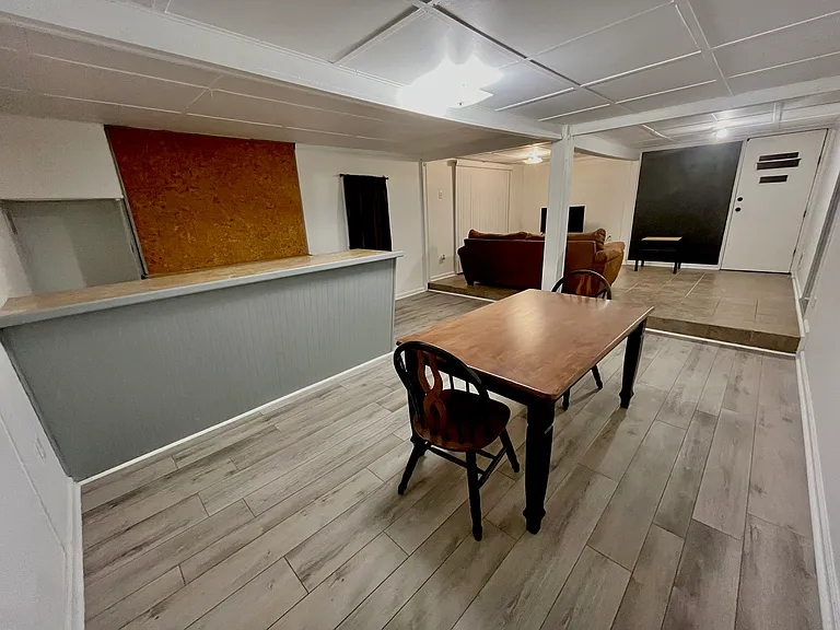 522 Crestview Ct — Photo 5
