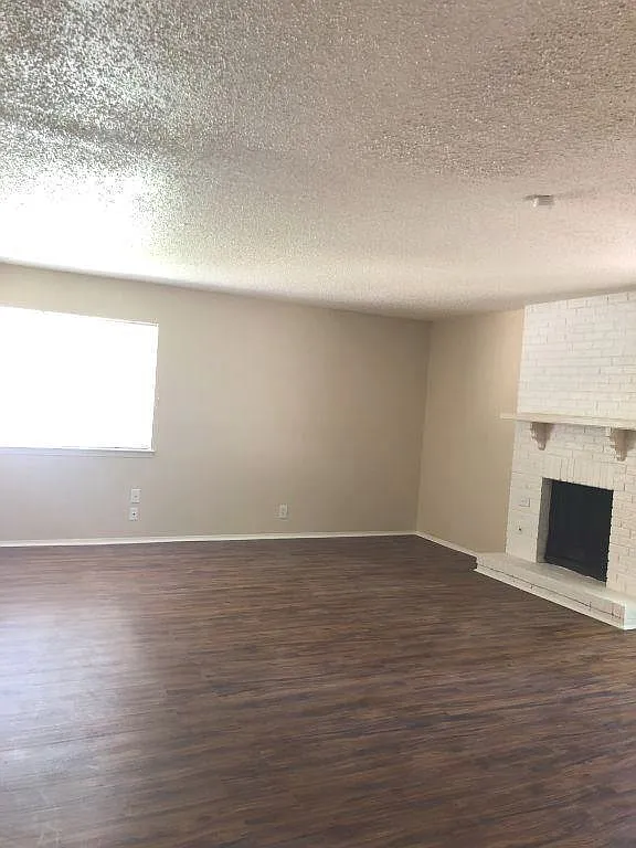2 bed, 1.0 bath, 1043 sqft, $1,550 — Photo 3