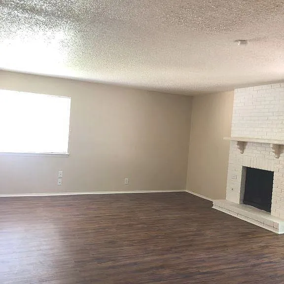9009 Quail Valley Dr #B — Photo 3