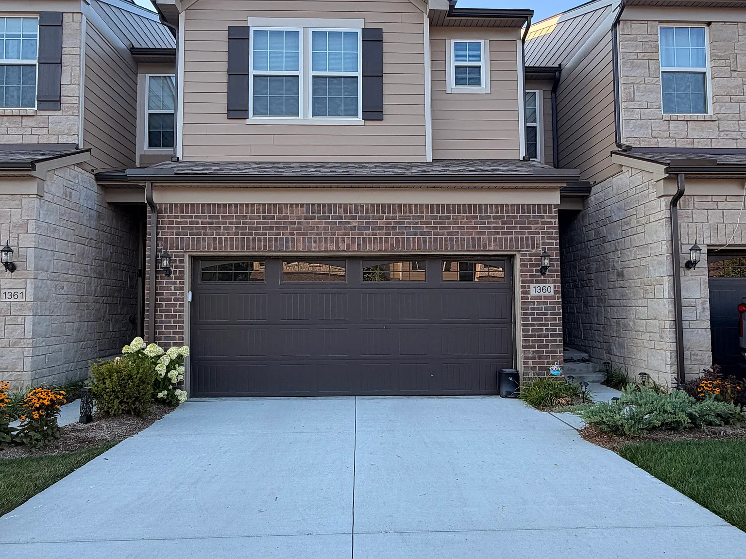 3 bed, 2.5 bath, 2165 sqft, $3,600 — Photo 2
