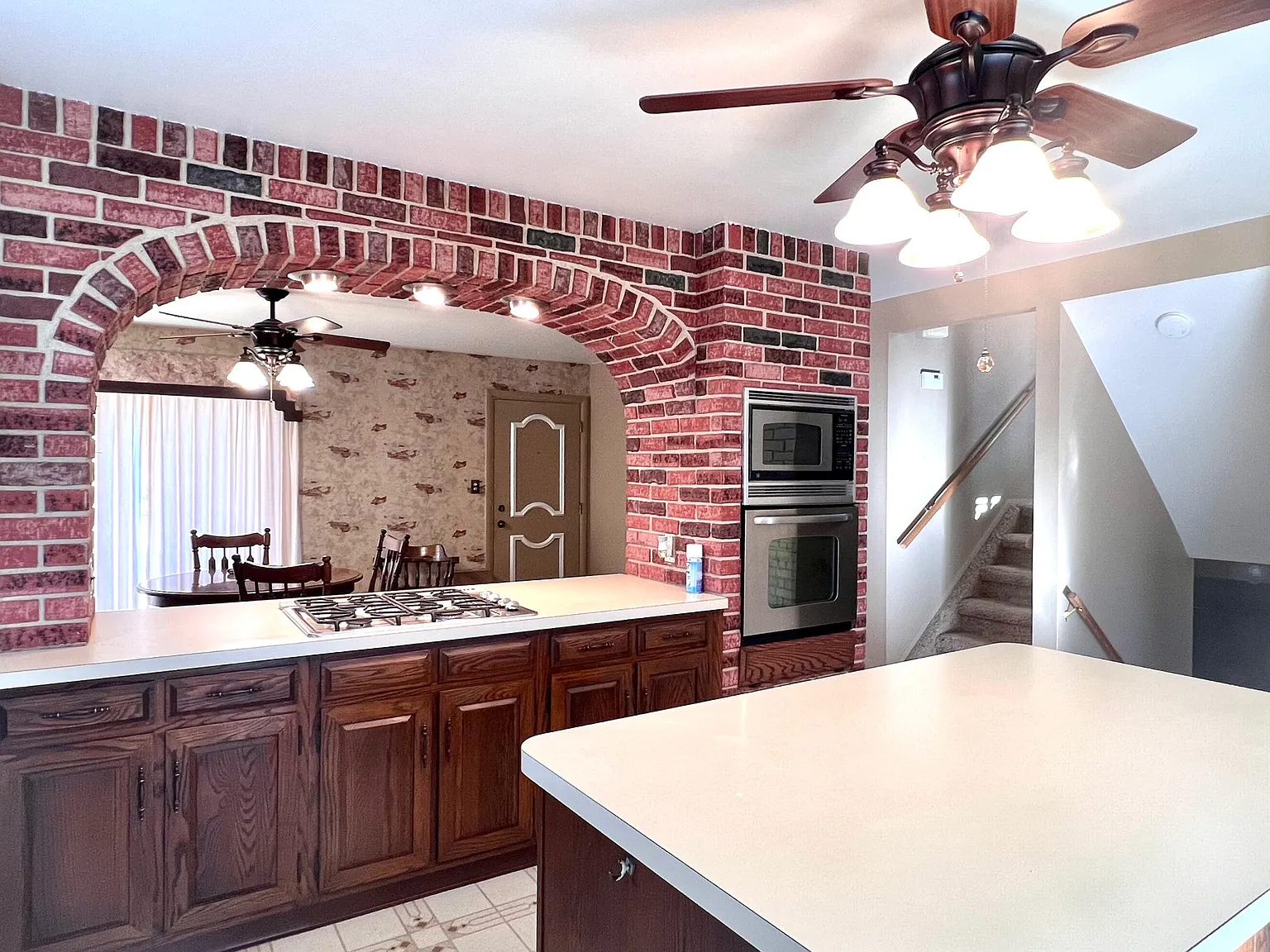 3 bed, 1988 sqft, $2,200 — Photo 3