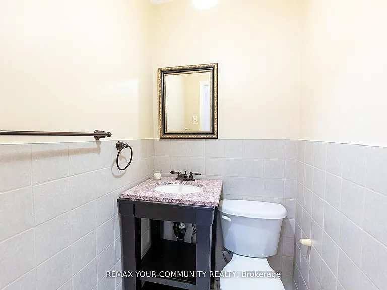 32 Marbury Cres — Photo 17