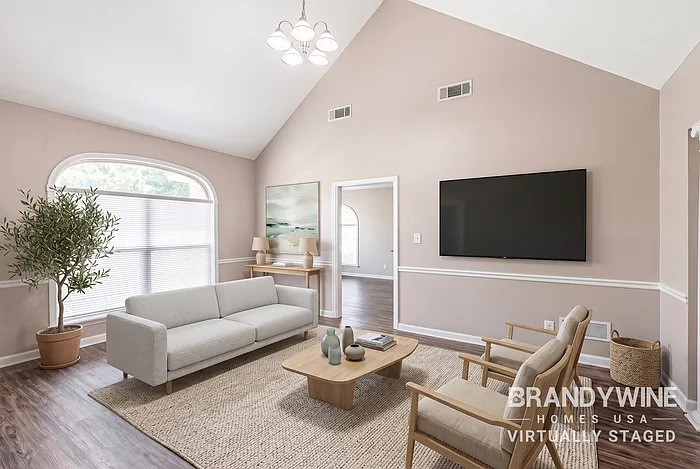 3 bed, 2.0 bath, 1760 sqft, $1,910 — Photo 3