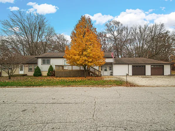 415 Grenway Rd, Kingsford Heights, IN 46346