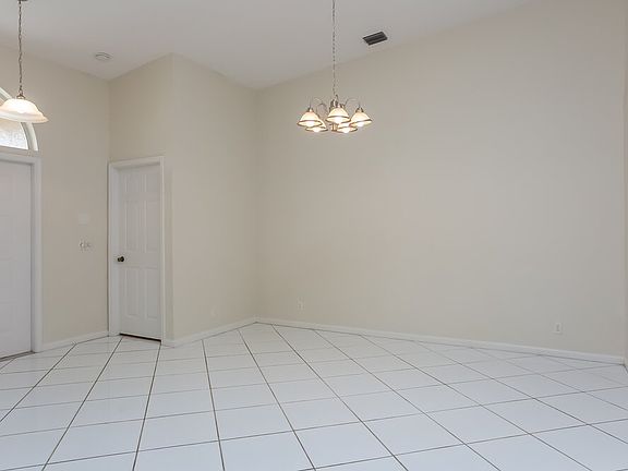 4th image of 1200 Columbine Pl