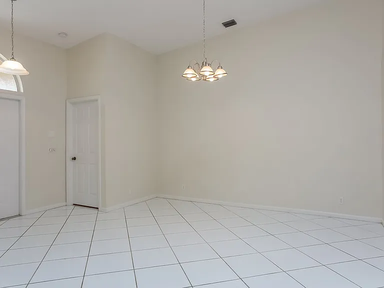 1200 Columbine Pl — Photo 4