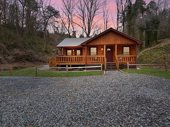 2nd image of 165 Corbin Hill Rd