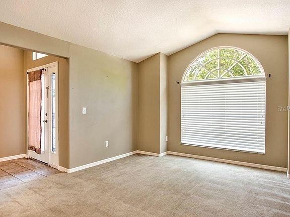 5th image of 6813 Runner Oak Dr