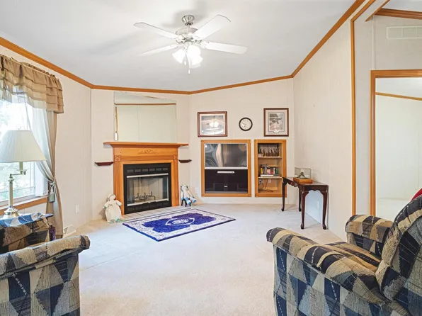 2273 Woodland Dr, West Branch, MI 48661