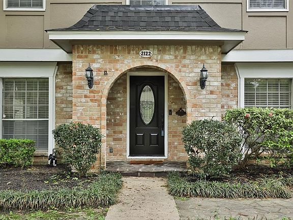 4th image of 2122 Pine River Dr