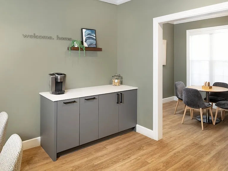 Leasing center