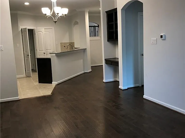 2203 Highland Villa Ln — Photo 2