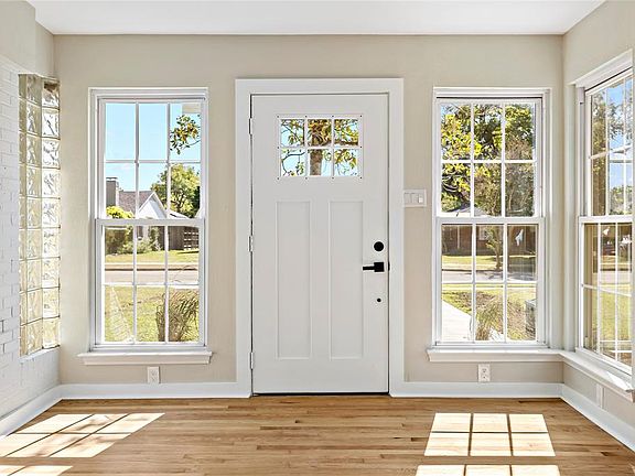2nd image of 632 Lockwood Dr