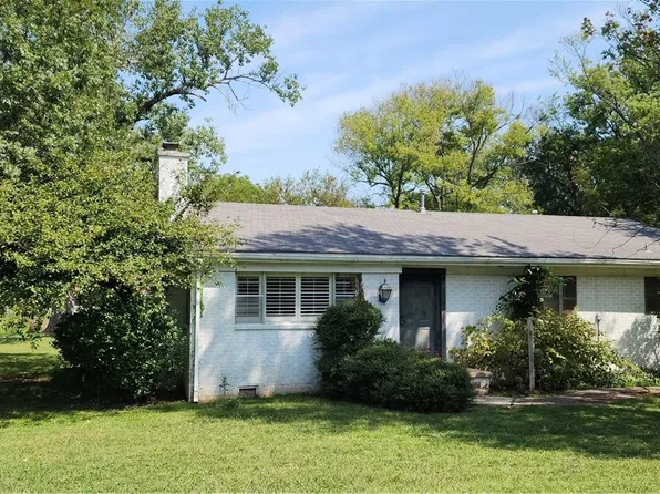 111 E Helena St, Siloam Springs, AR 72761