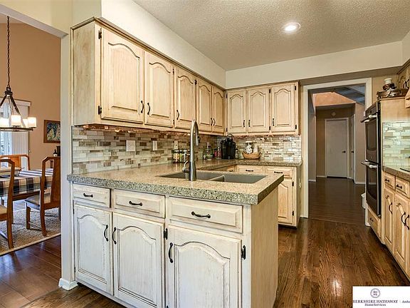 4th image of 307 Oakridge Ct