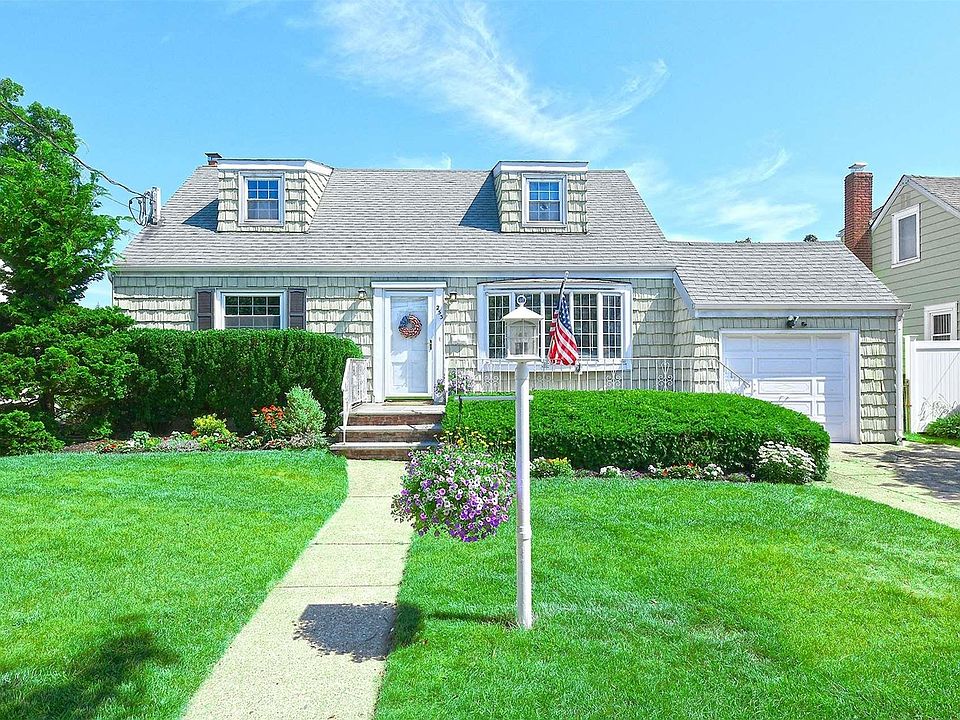 1st image of 253 N Nassau Avenue