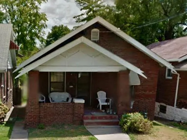 3512 West Pl, Saint Louis, MO 63121