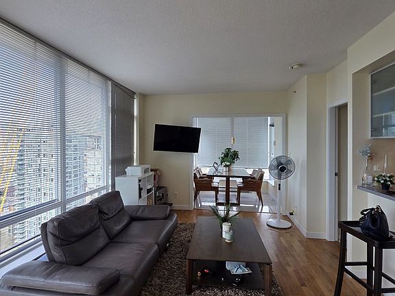 2nd image of 939 Expo Blvd #3008