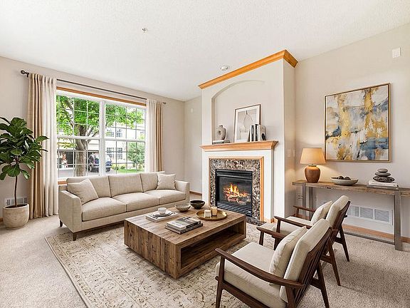 4th image of 12125 Vermillion St NE Unit E