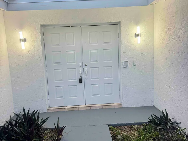 844 Ryanwood Dr — Photo 2