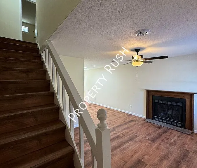 1511 Rustic Dr NW #1511 — Photo 3