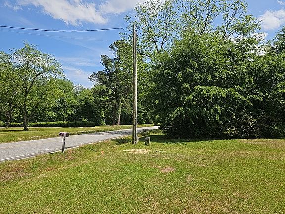 4th image of 215 Big Swamp Rd