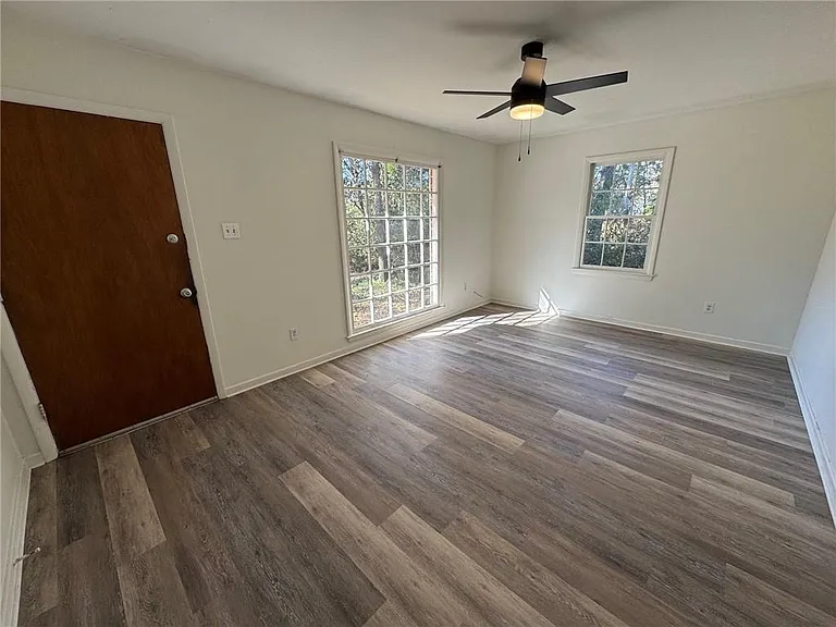 1728 Tew Dr — Photo 3