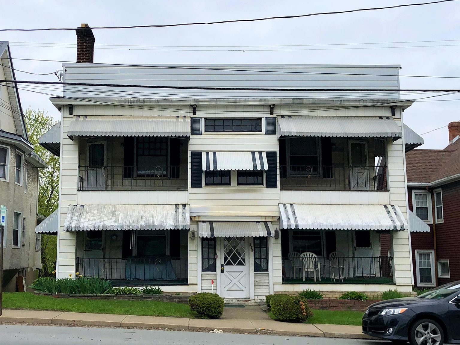 233 N Main St, Taylor, PA 18517 Zillow