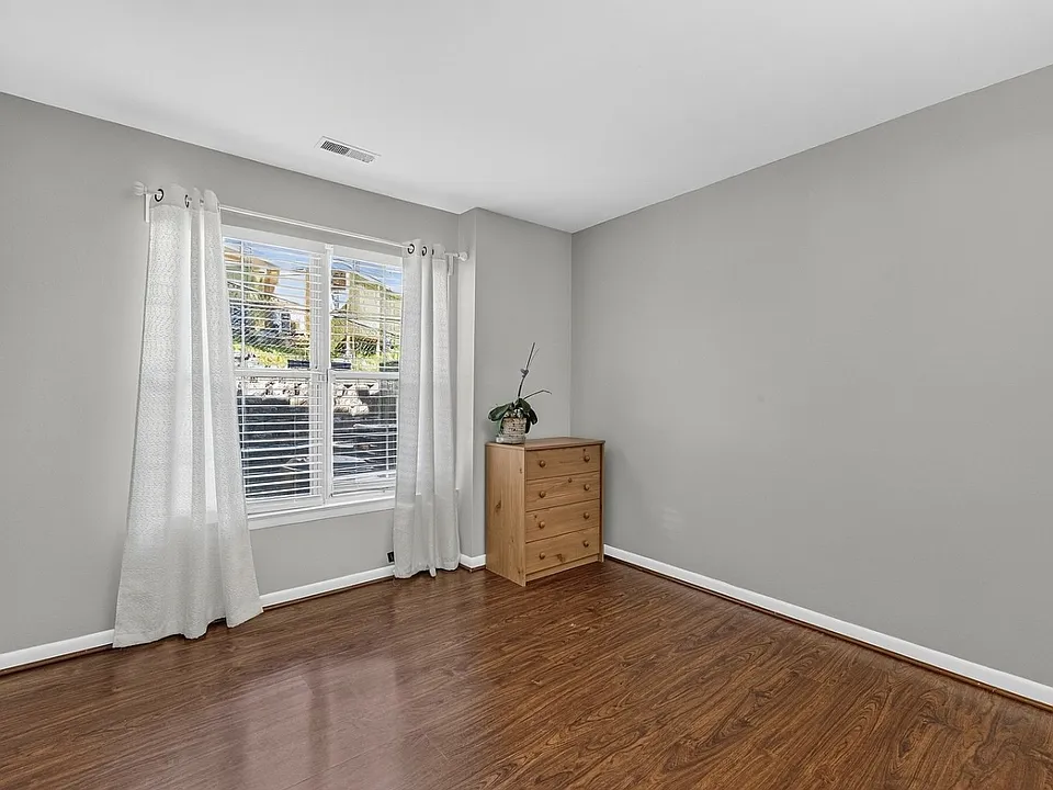 Royal Woods Ct