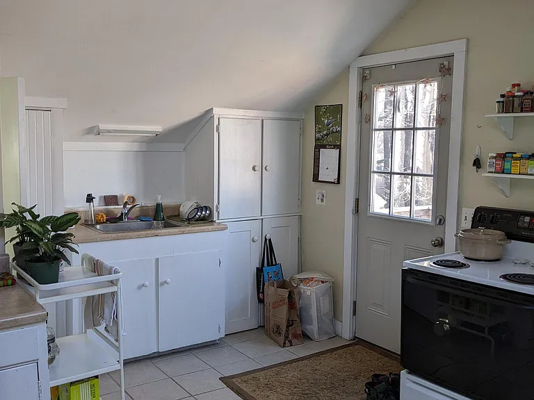 31 Waverly St #2 — Photo 3