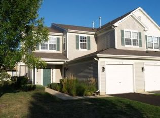 752 Woodewind Dr, Naperville, IL 60563