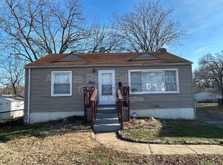 8306 Whitewater Dr, Saint Louis, MO 63134