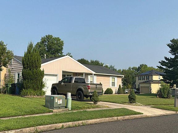 3rd image of 124 Dorado Ave