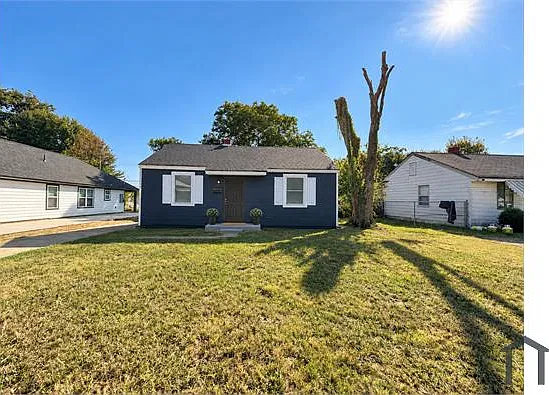4 bed, $1,550 — Photo 1