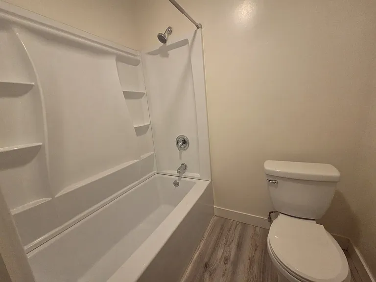 857 E 9th St #857 — Photo 12