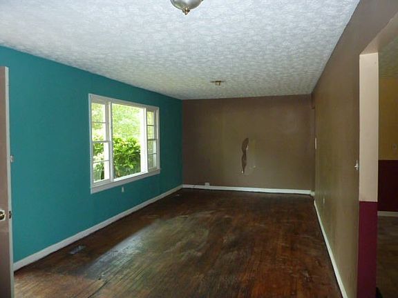 3rd image of 67 Camellia Dr