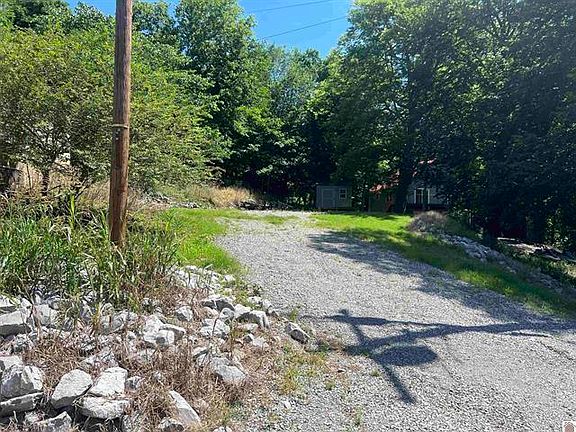 4th image of 73 Lakeshore Dr