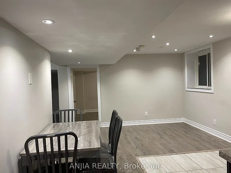 46 Rampart Dr — Photo 6