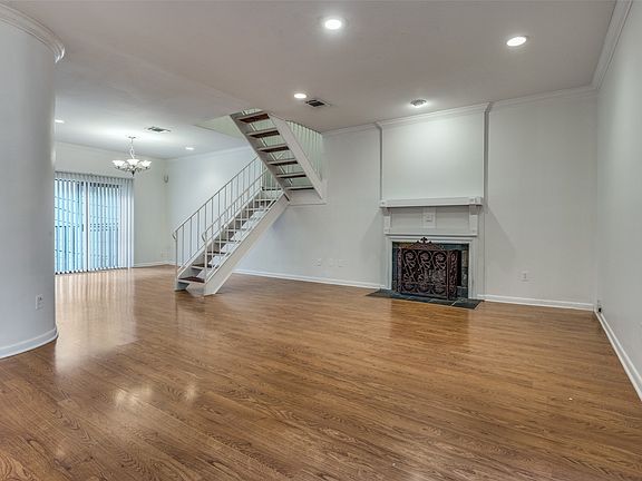 3rd image of 3616 Reagan St
