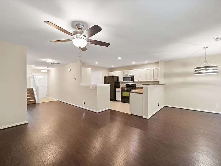 235 Blue Robin Way — Photo 3