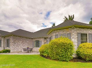 6 Shepard Ct, Delaware Water Gap, PA 18327