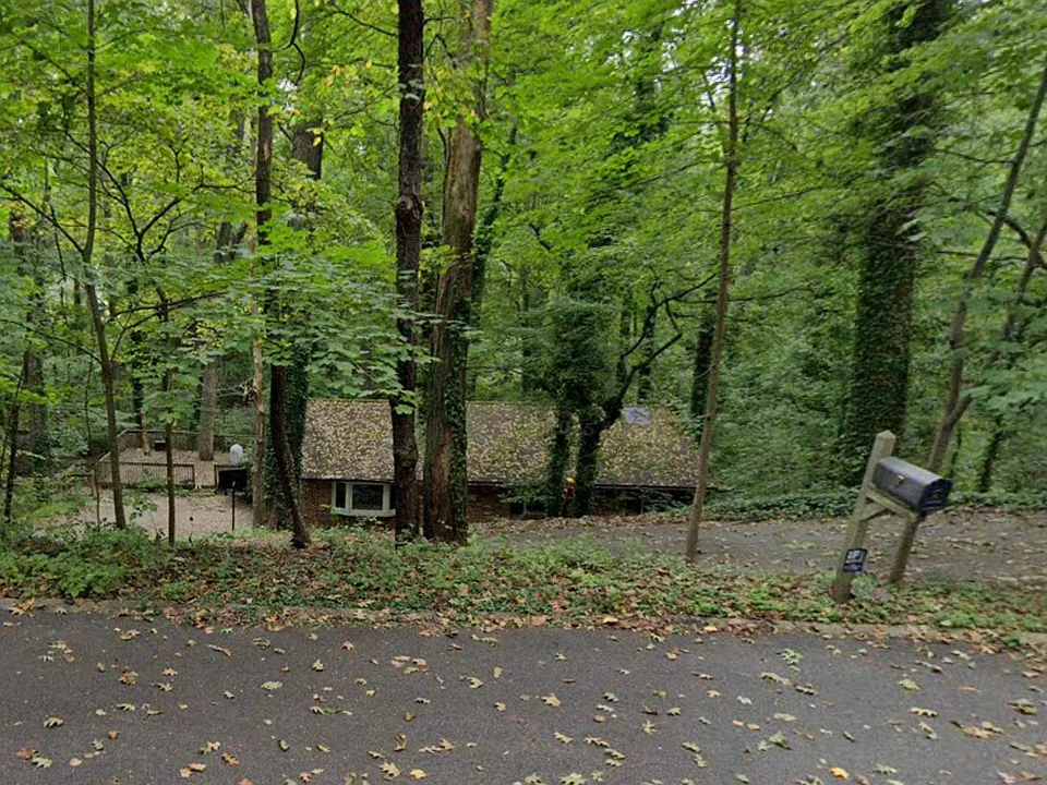 7 Wooded Ln