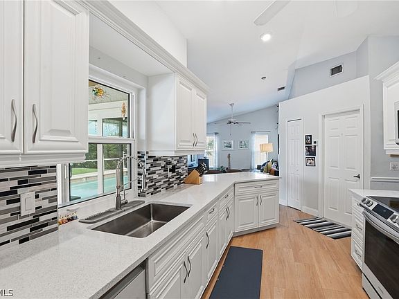 3rd image of 1225 SW 34th Ter
