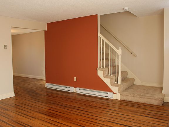 4th image of 8 Foxtail Lane #6