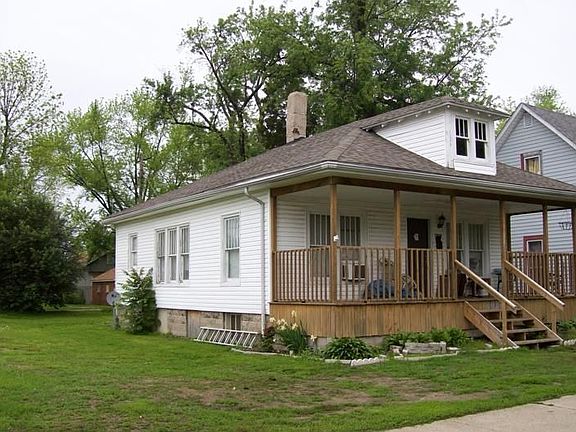 2nd image of 1404 Grand Ave