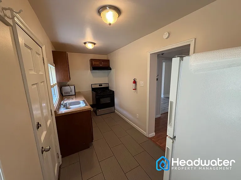 1520 Elmwood Ave — Photo 5