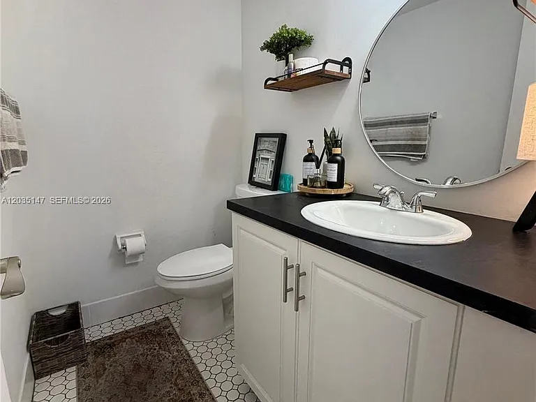 821 Euclid Ave #304 — Photo 12