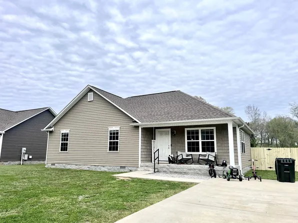 424 Gobble St, Lawrenceburg, TN 38464