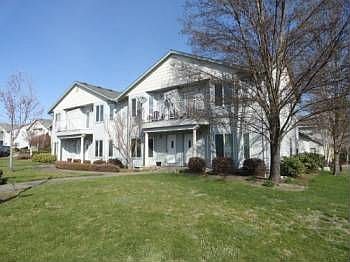 2nd image of 1541 Hollyhock Dr APT D