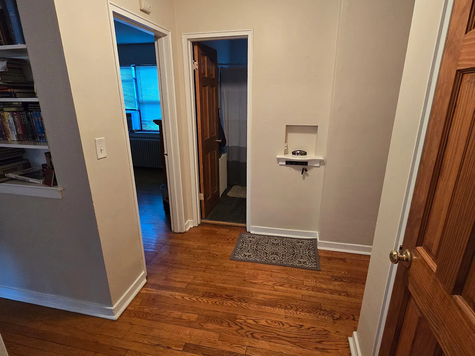 1 bed, 700 sqft, $1,299 — Photo 2